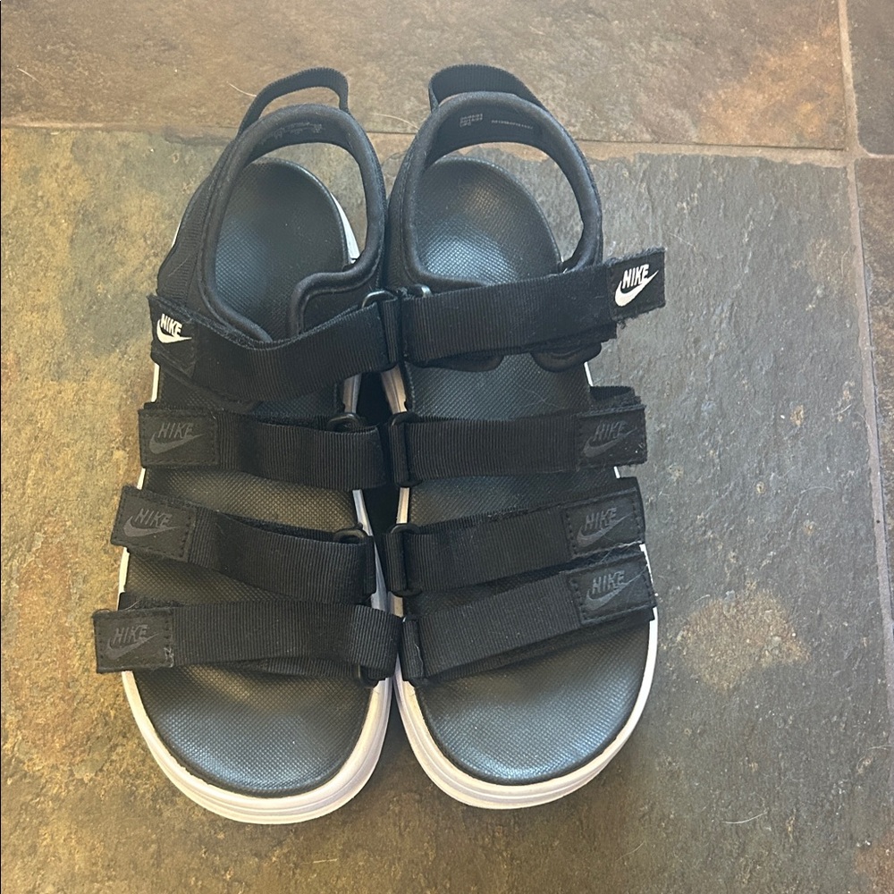 Nike Kids Black and White Strap Sandals